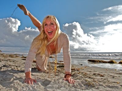 Claire Diab ve Ebru Şinik