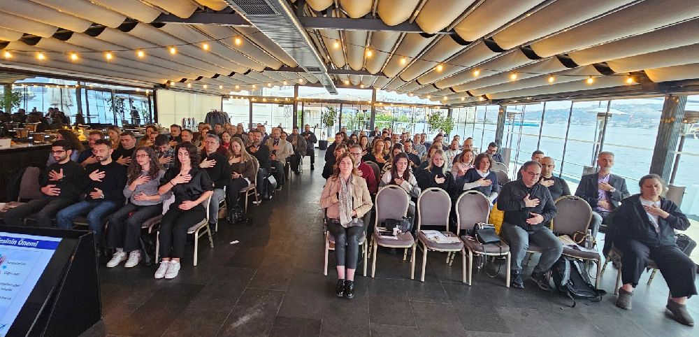 Forest mushroom-picking activity at the Şile camp as a nature-based awareness practice