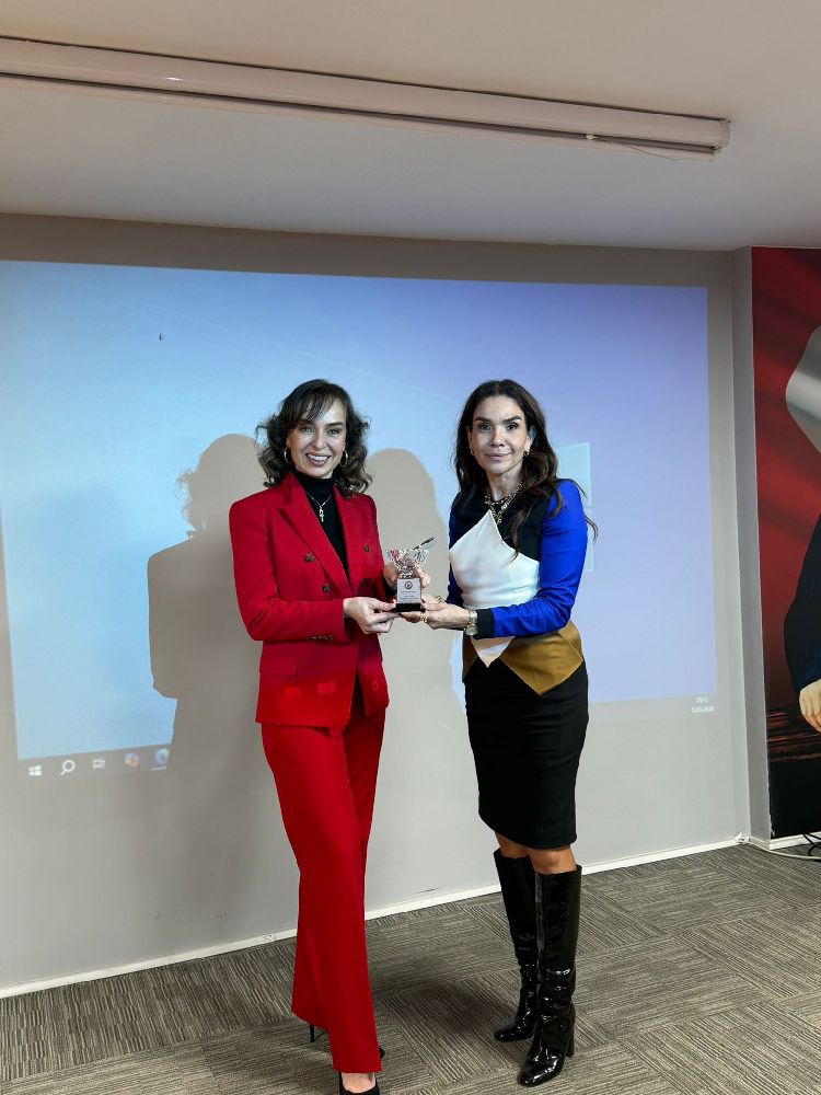 Zonguldak Eczacılar Odası 8 Mart Dünya Kadınlar Günü etkinliğinde Ebru Şinik ve Ayşe Karahasan